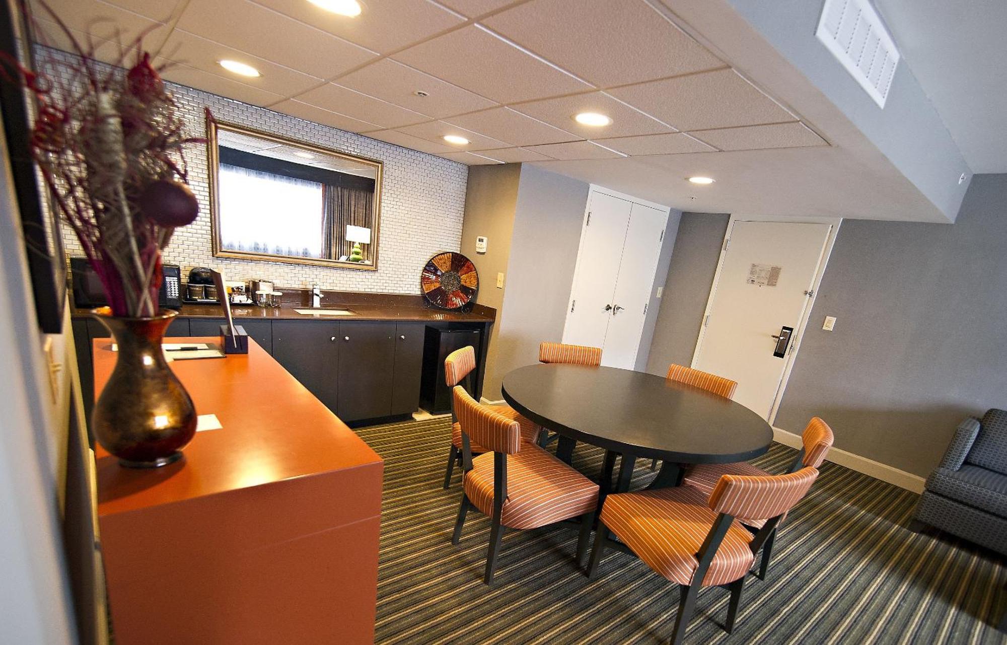 Doubletree By Hilton South Hotel 4*