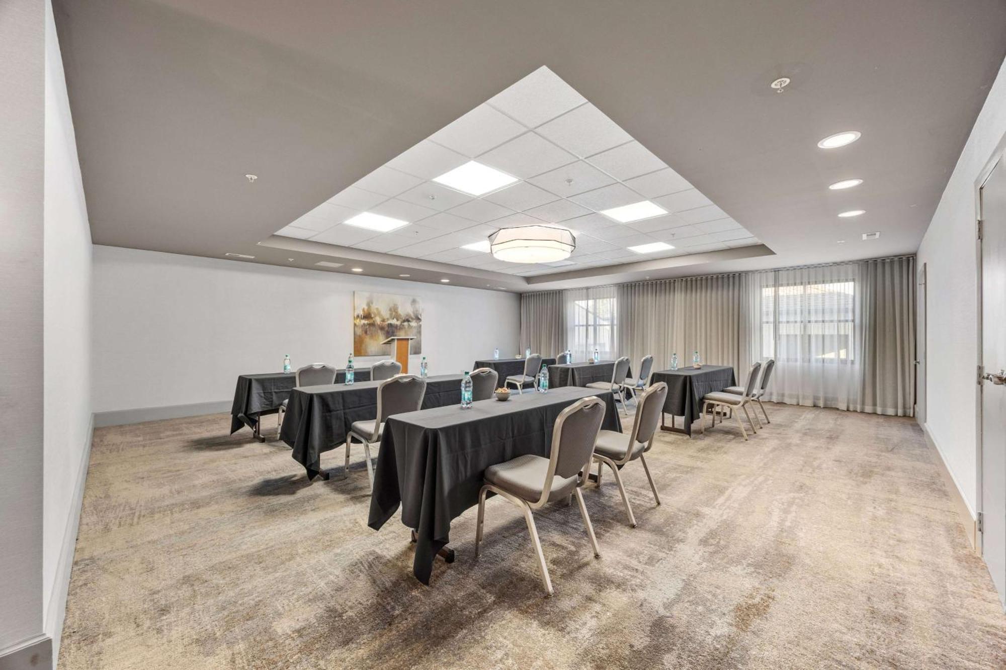Doubletree By Hilton South Huntsville