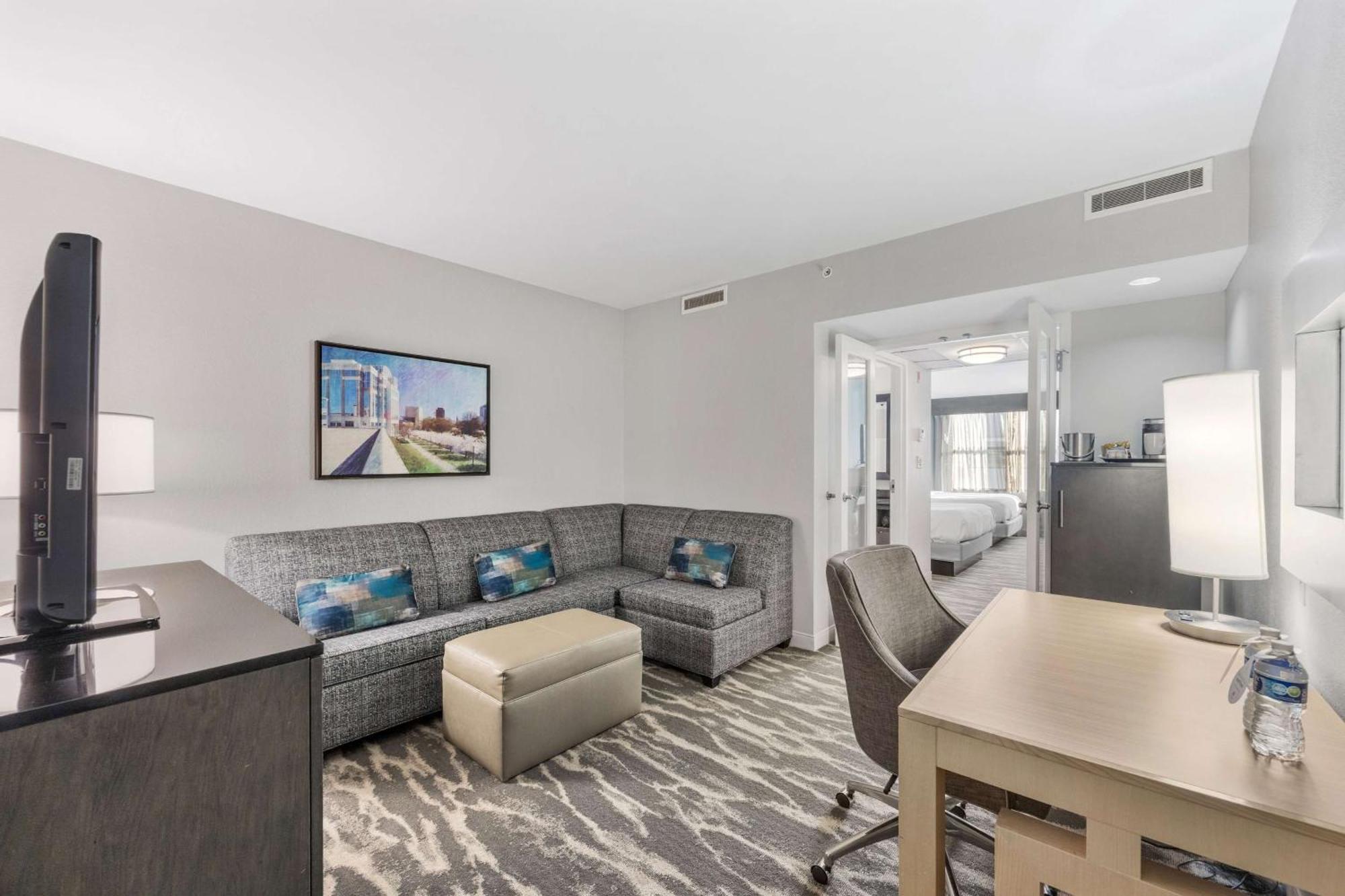 Hotel Doubletree By Hilton South