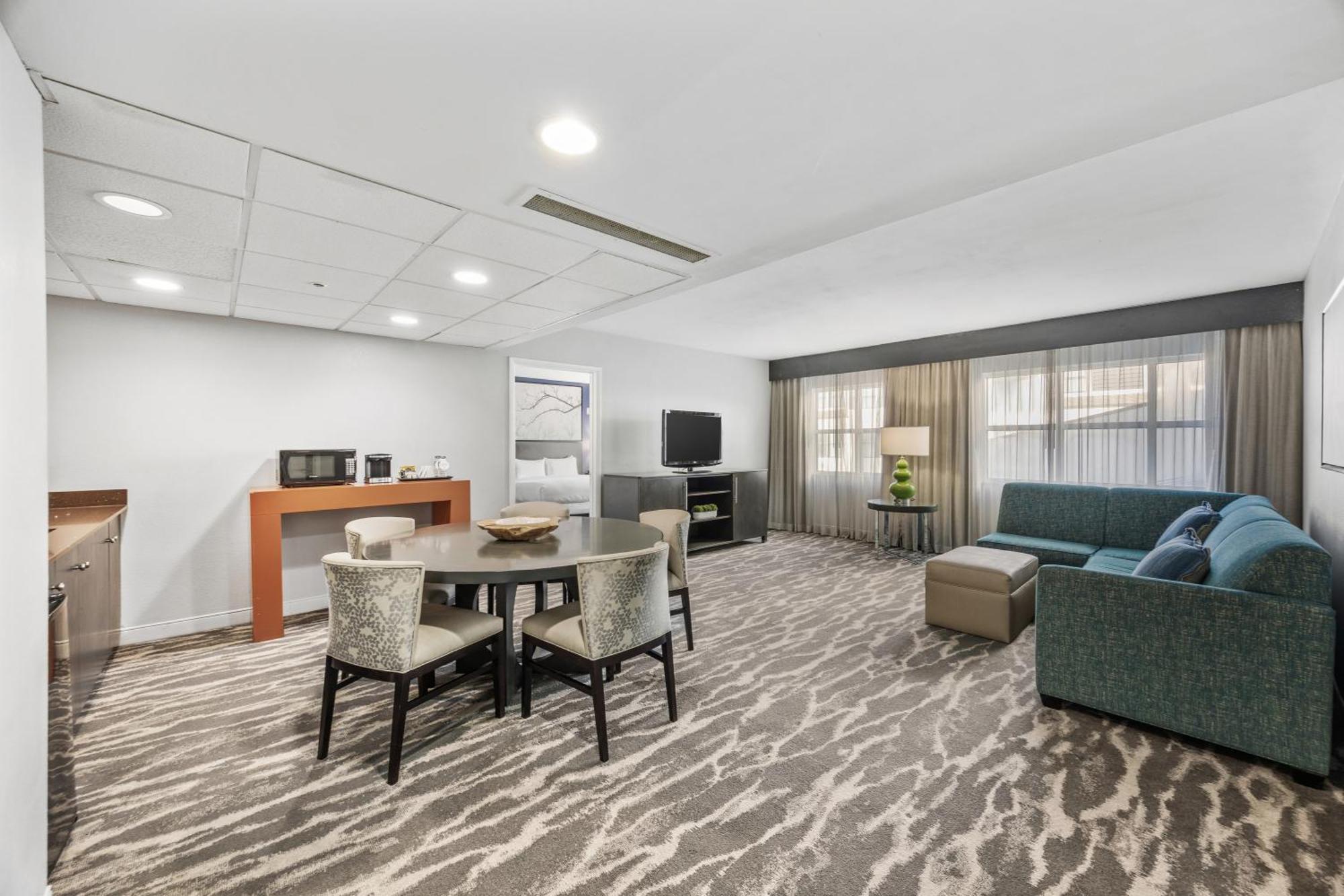 Doubletree By Hilton South