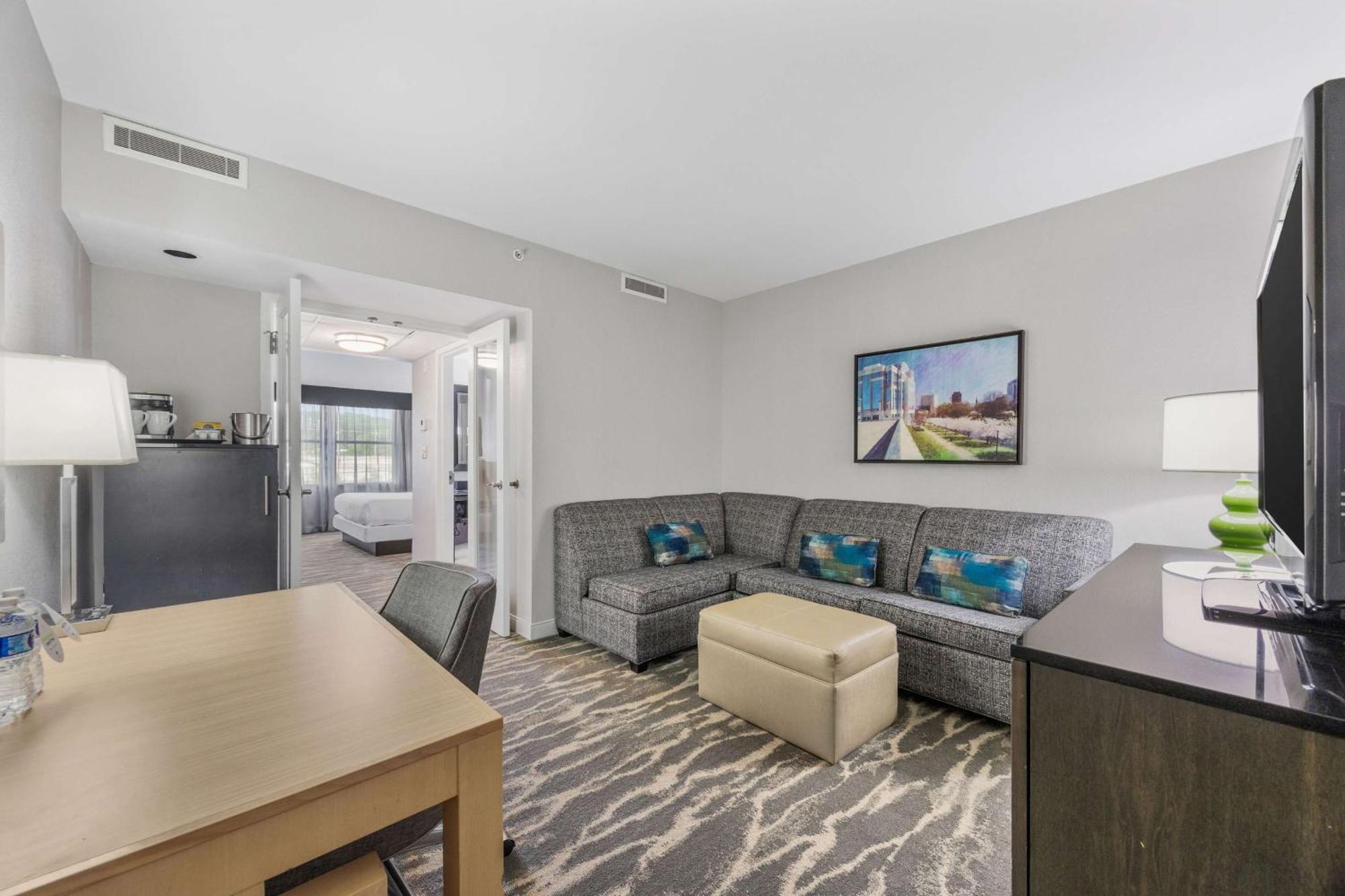Doubletree By Hilton South Huntsville