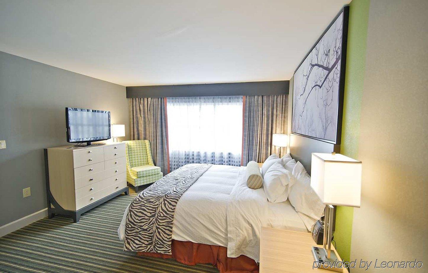Doubletree By Hilton South Hotel